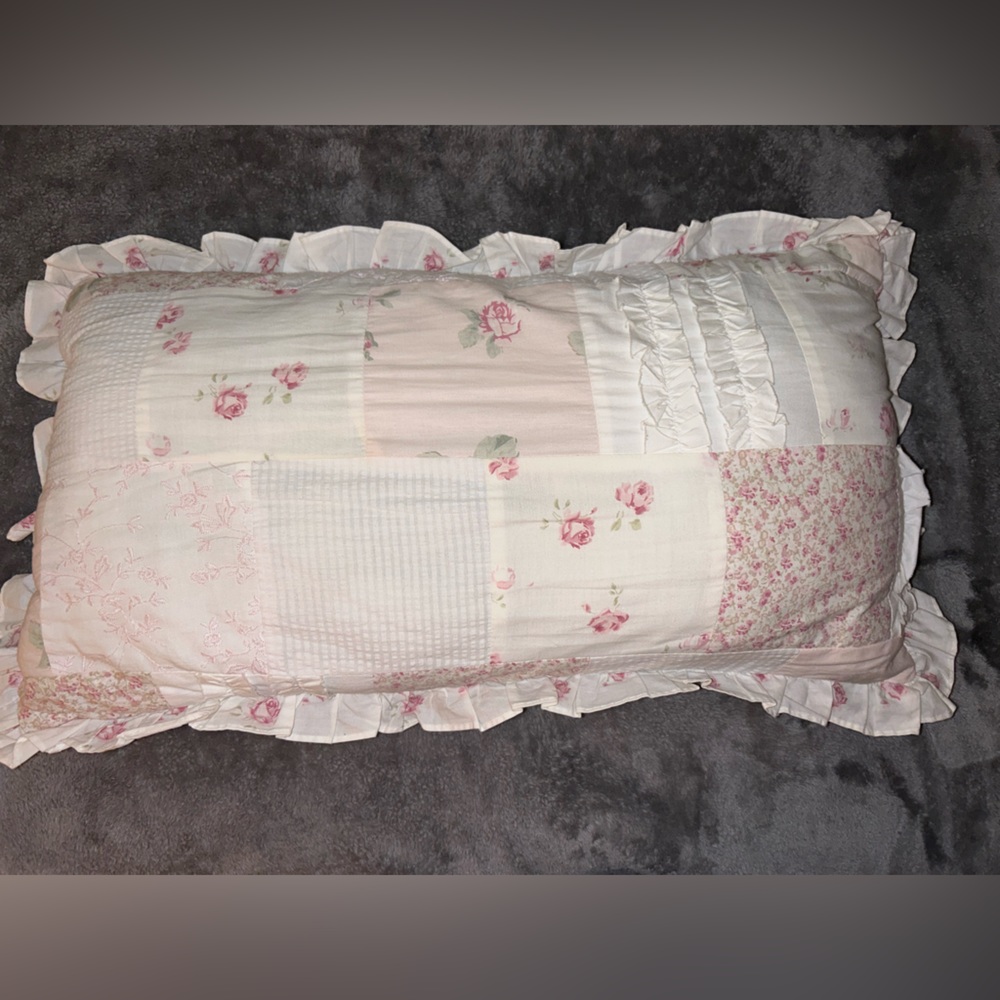 Shabby chic, throw pillow